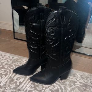 Black cowgirl boots